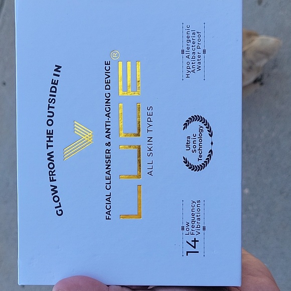 Facial Cleanser - Picture 1 of 3